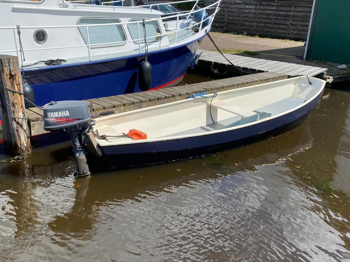 Jutrijp Boat Ella - Kamperen Op Het Water -Niet Om Mee Te Varen -Read Host Profile-Lees Hostprofiel מראה חיצוני תמונה