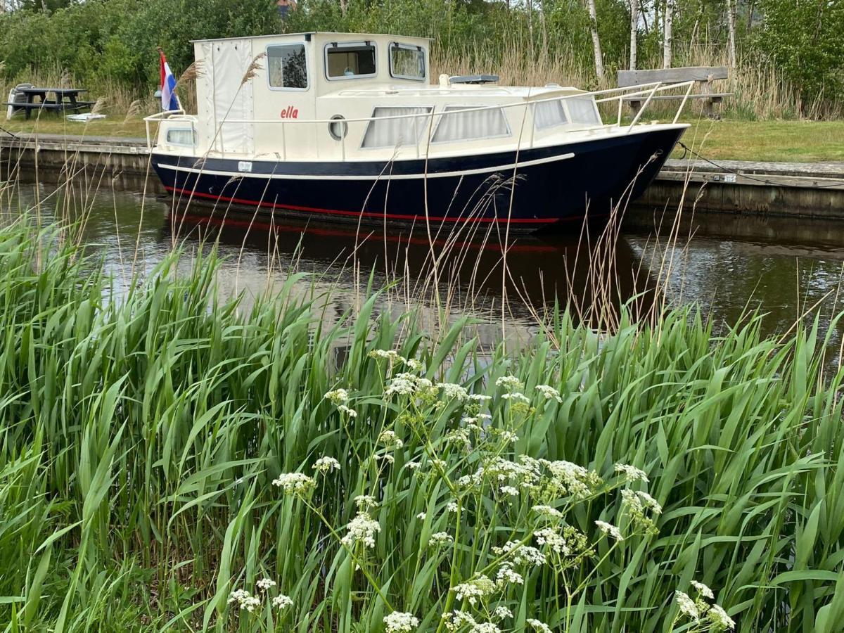 Jutrijp Boat Ella - Kamperen Op Het Water -Niet Om Mee Te Varen -Read Host Profile-Lees Hostprofiel מראה חיצוני תמונה